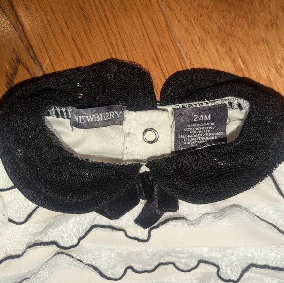 Baby / Toddler size 24M Newberry White and Black Ruffle Dress - Picture 2 of 10